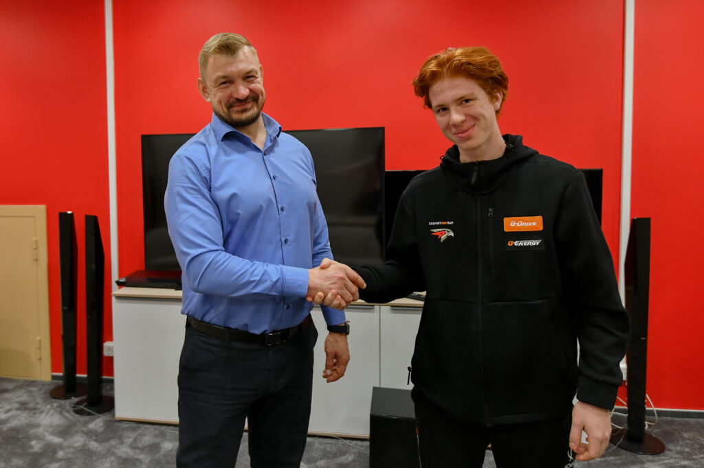 Наша молодежь всегда впереди!