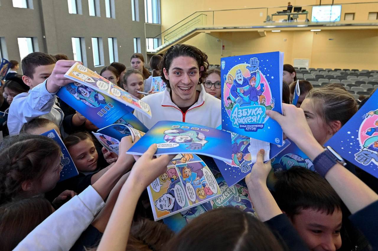 Урок хоккея с Андреем Мишуровым